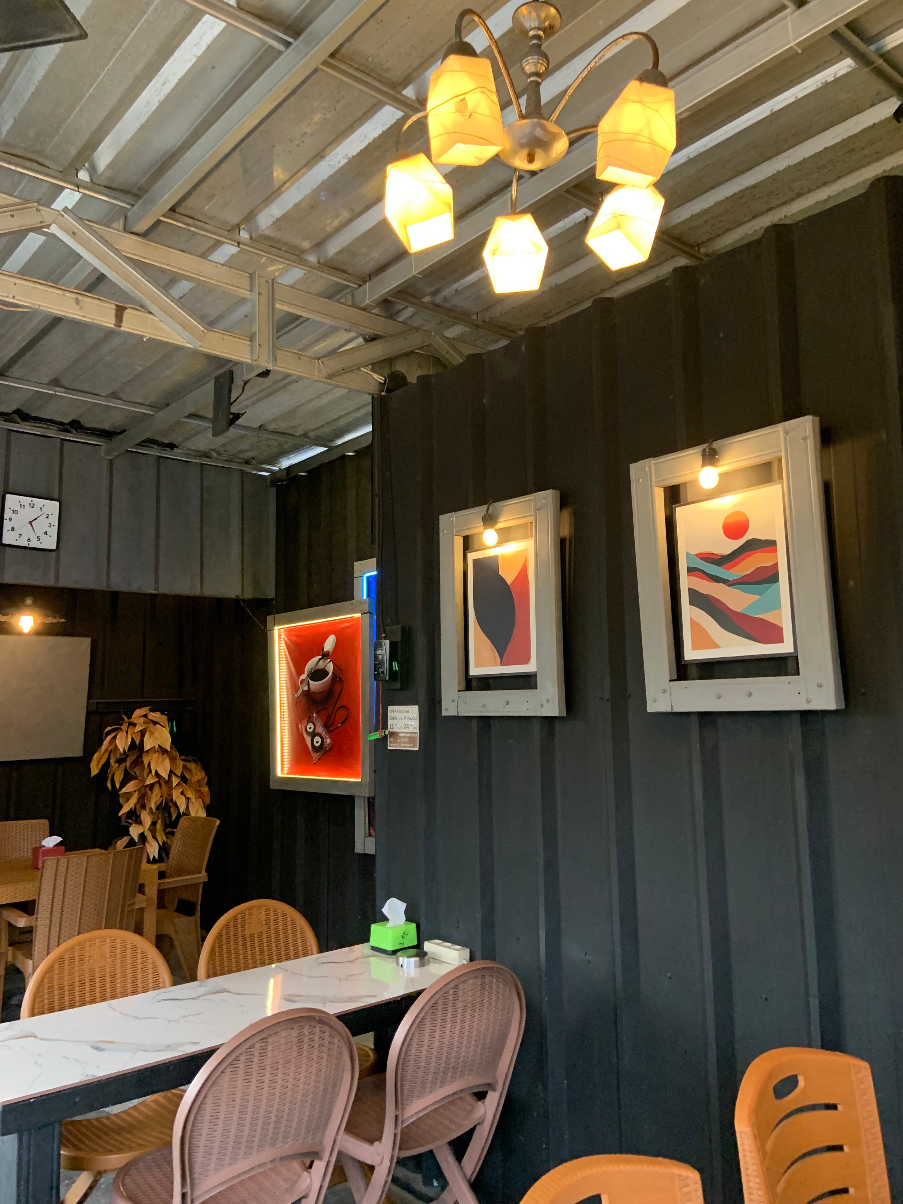 Interior Kafe Pinto
