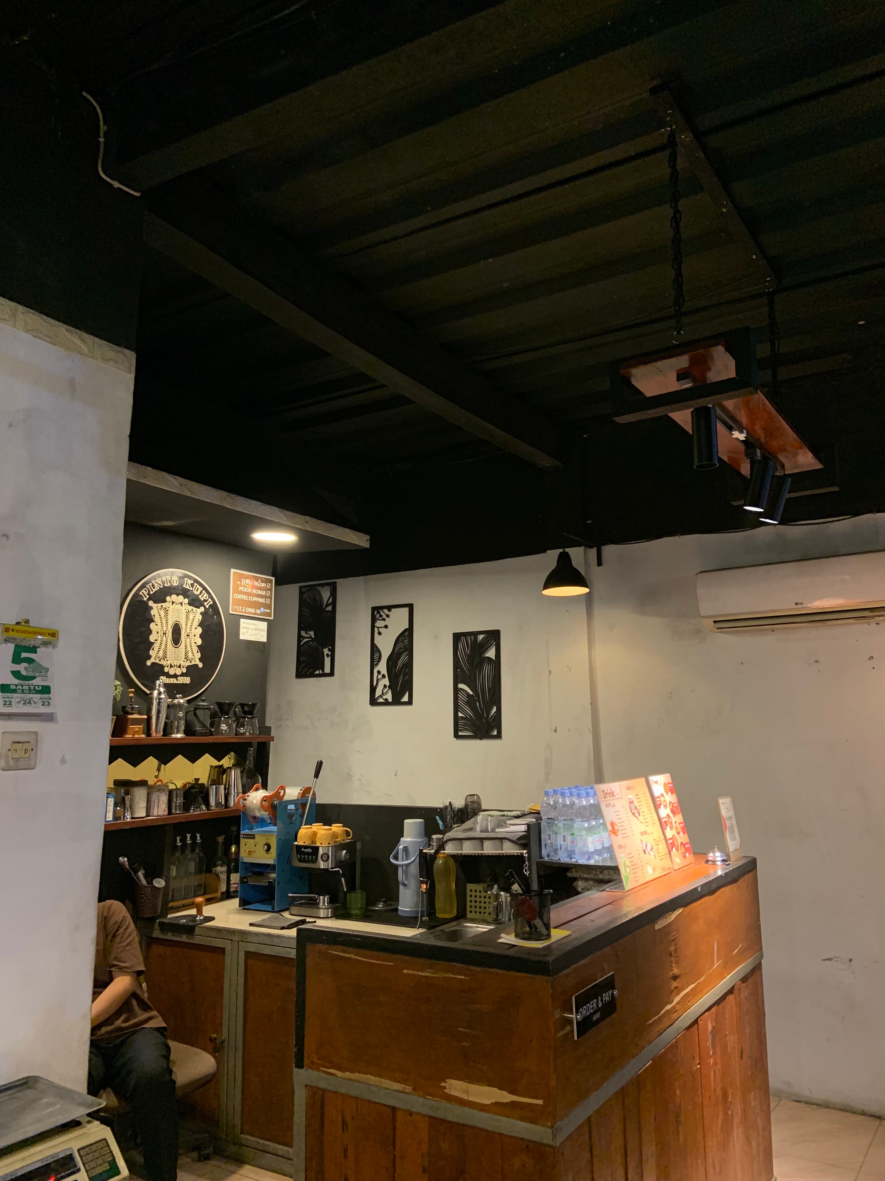 Detail meja kopi Pinto